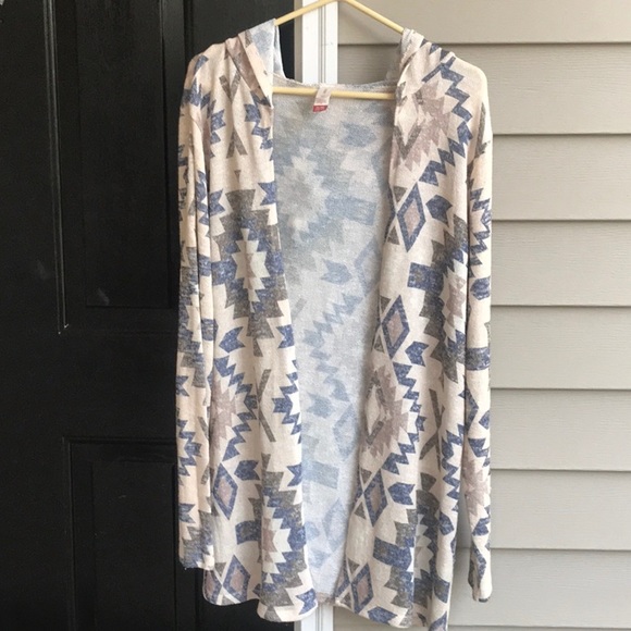 Beige, navy, and tan, from No Boundaries. Size XL